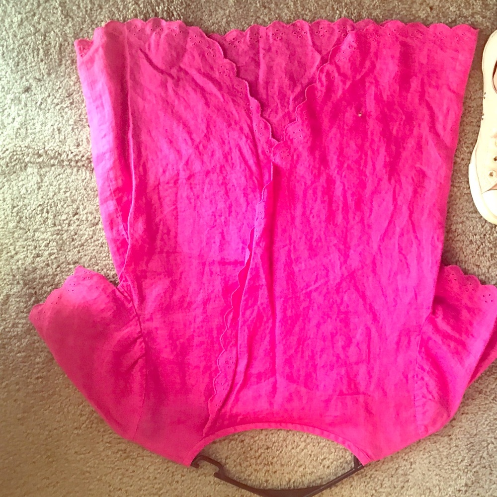 JCREW fuchsia top with a split back. Size2 .